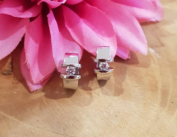 Oorringen zirconia geknepen