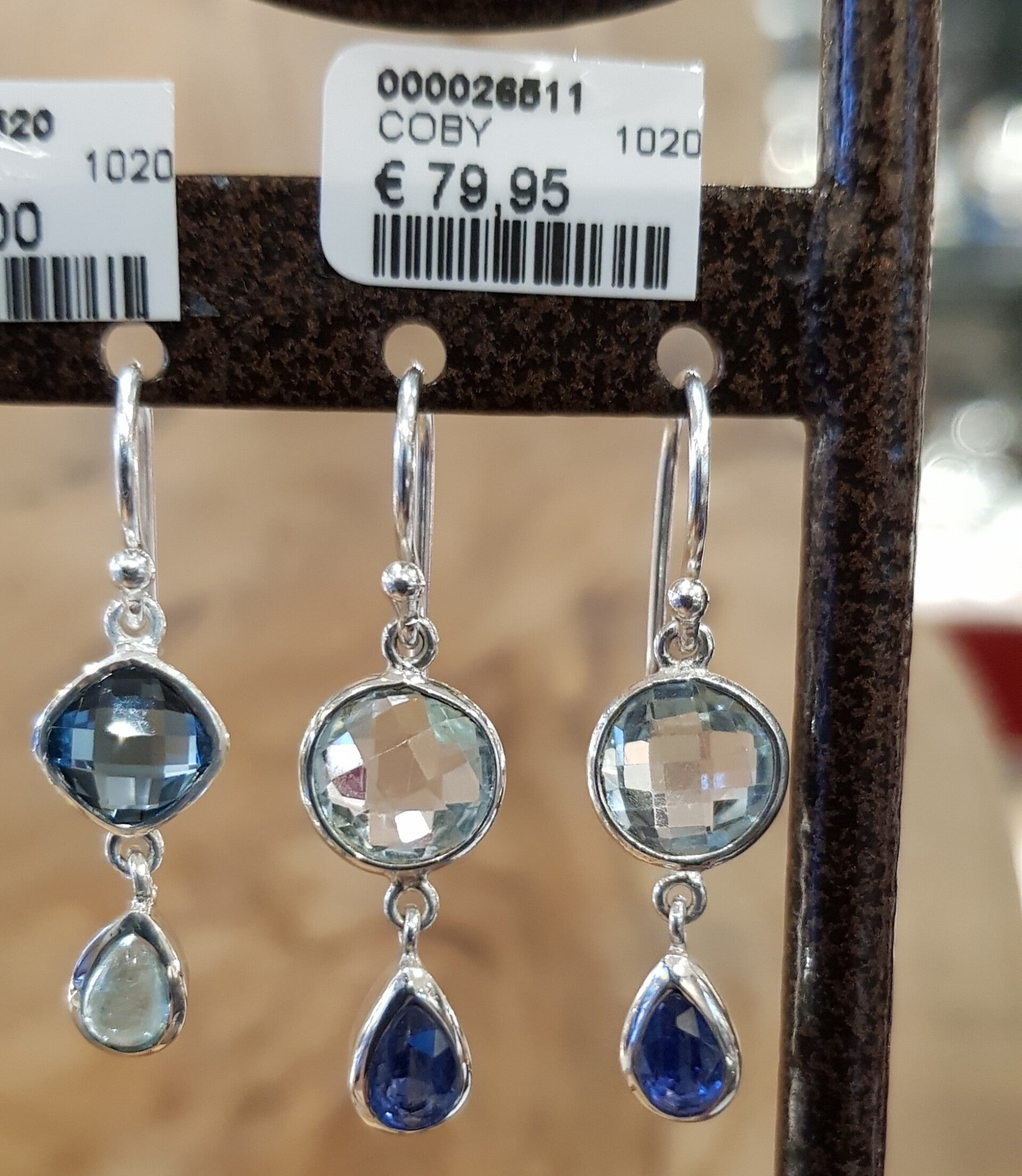 Oorhanger Topaas / Kyaniet