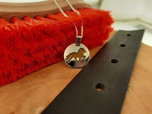 Hanger Töltende ijslander geel