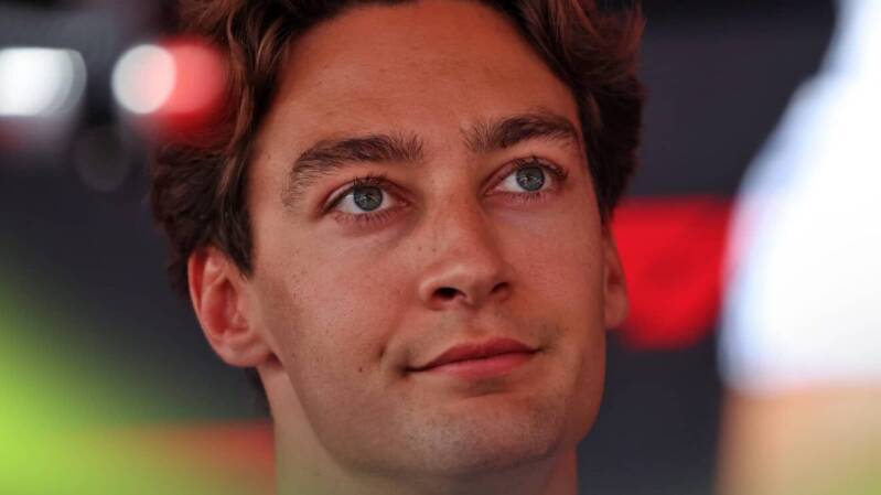George Russell en una entrevista. Foto: PlanetF1