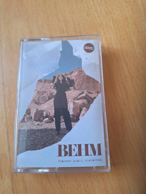 Behm, Draaman kaari viehättää 2020.