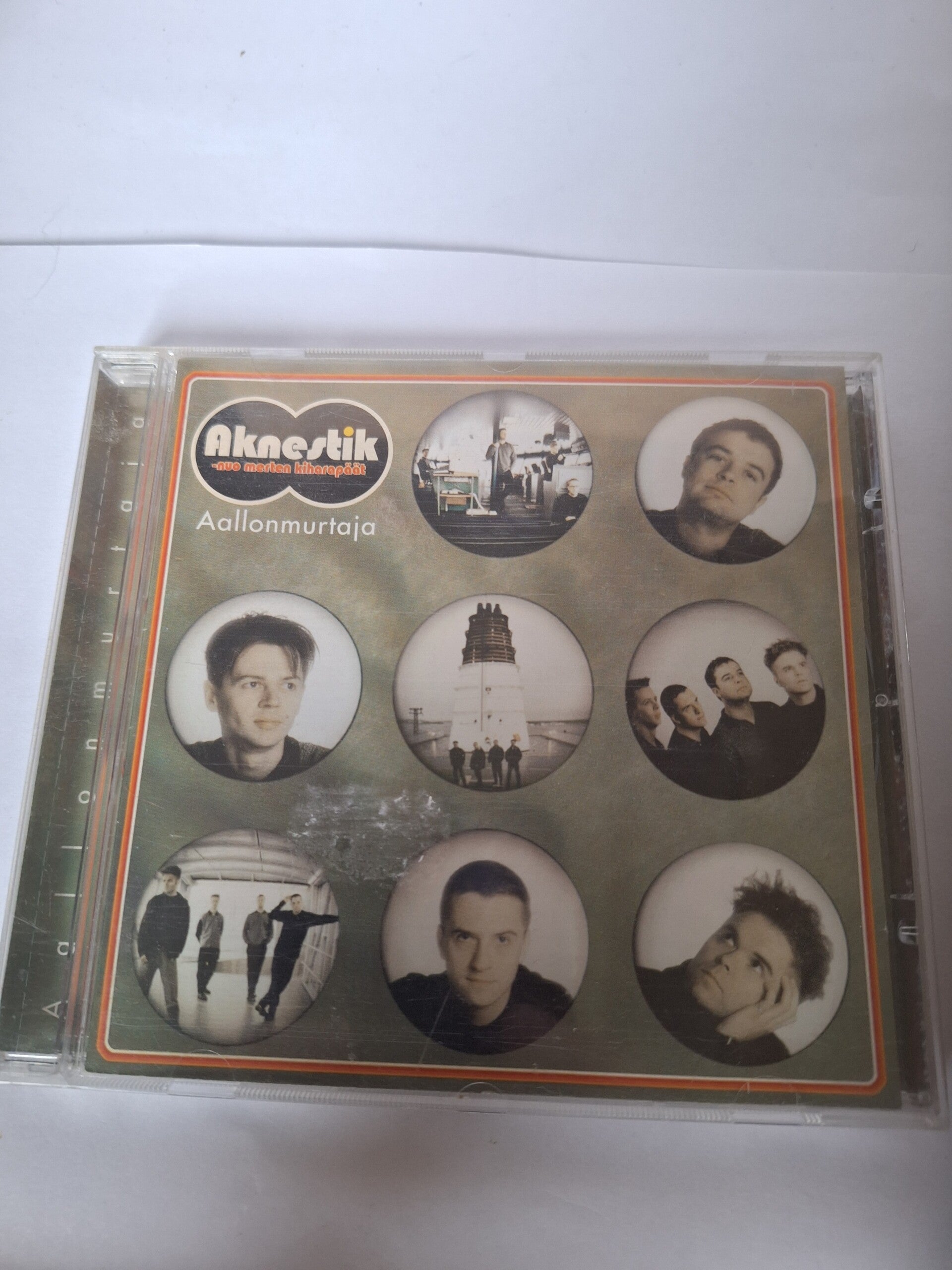 Aknestik, Aallonmurtaja, CD