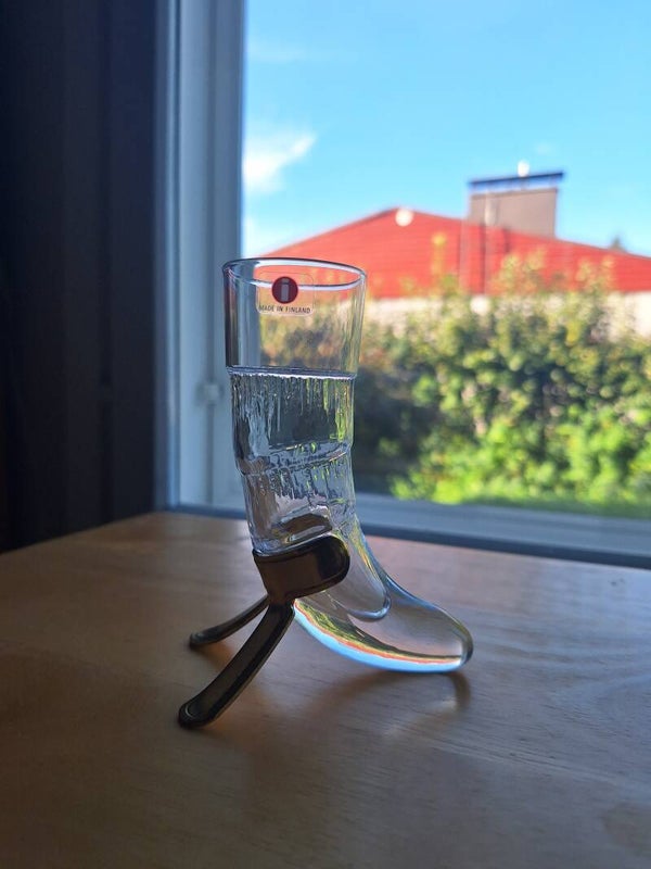 Iittalan sarvi, snapsi lasi.