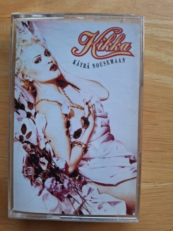 Kikka Käyrä nousemaan 1993. Kasetti.