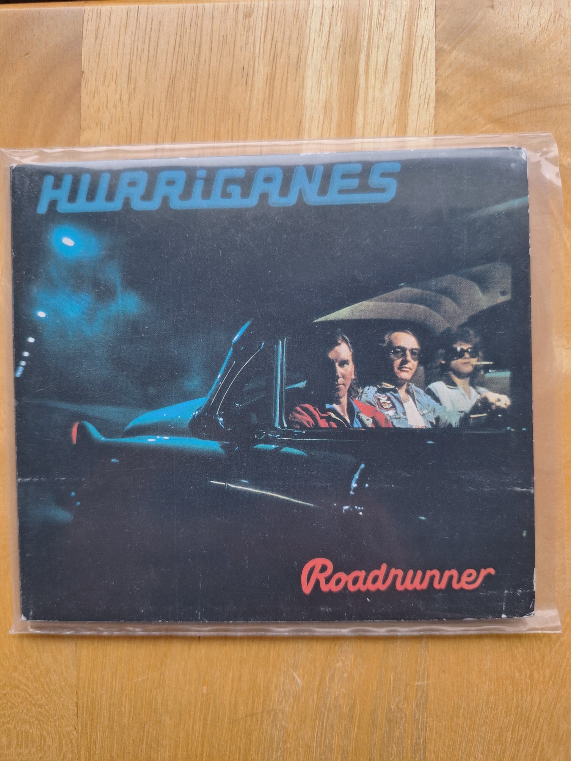 Hurriganes - Roadrunner. LRSACD 2004. (VG+)