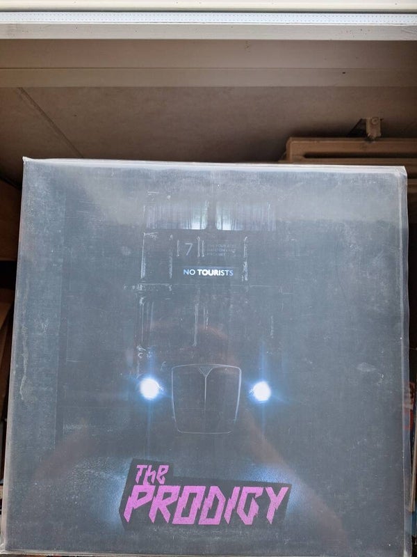 The Prodigy - No Tourists. 2018. 2xpurppura vinyyli (VG+)