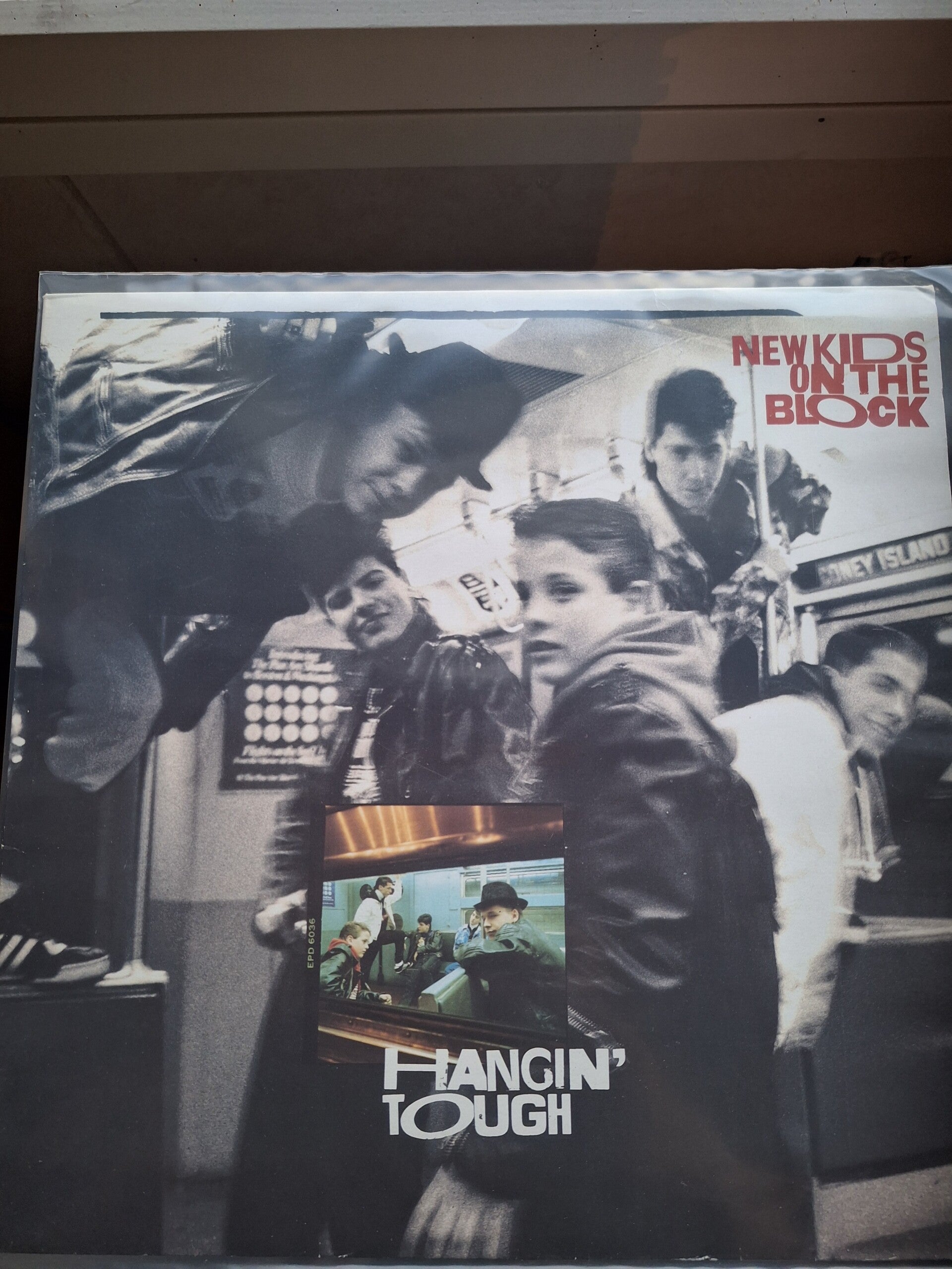 New kids on the block - Hangin'Tough. 1988. Vinyyli (VG/VG+)