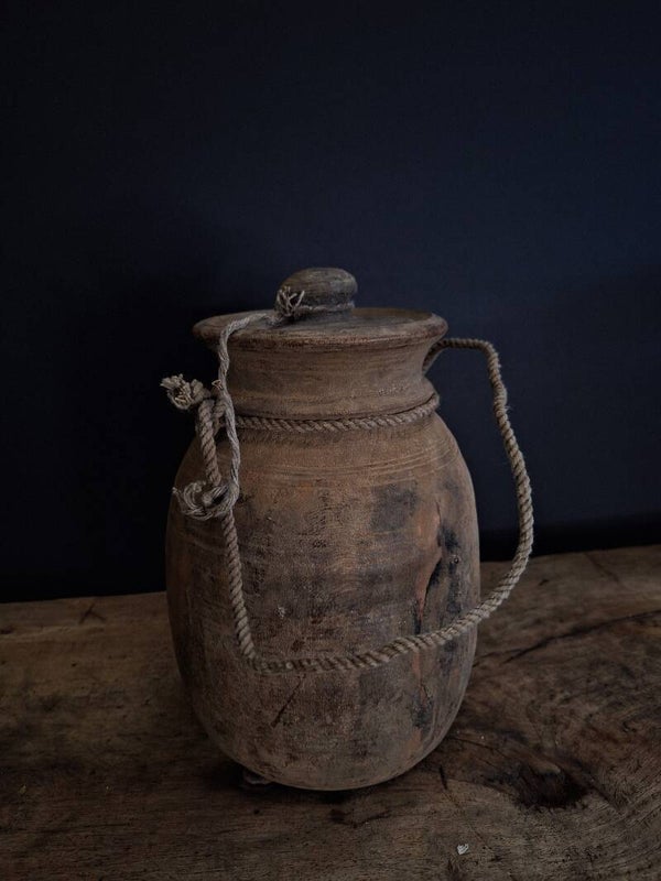 Kleine oude nepalese pot (210)