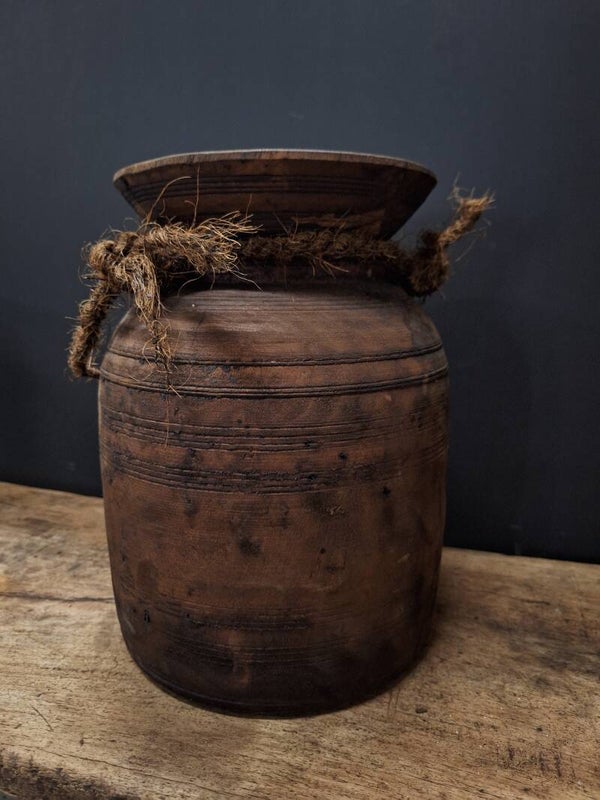 Nepalese pot (nmr 507)