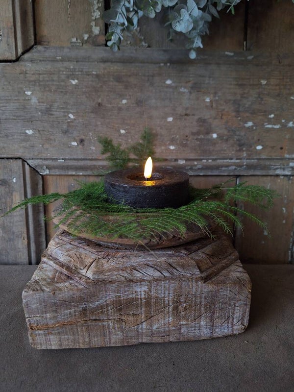 Oude houten poer / kandelaar (13)