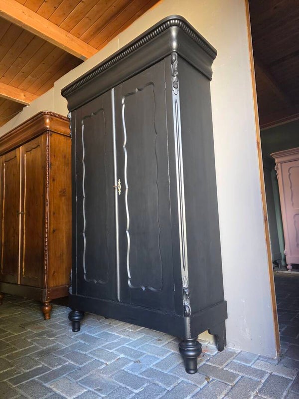Biedermeier meidenkast kledingkast zwart