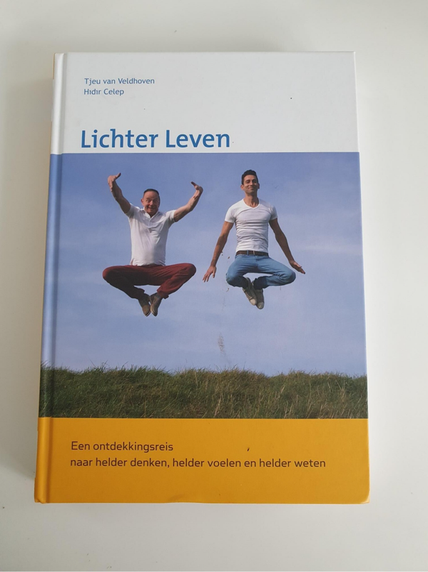 Lichter Leven; Tjeu van Veldhoven