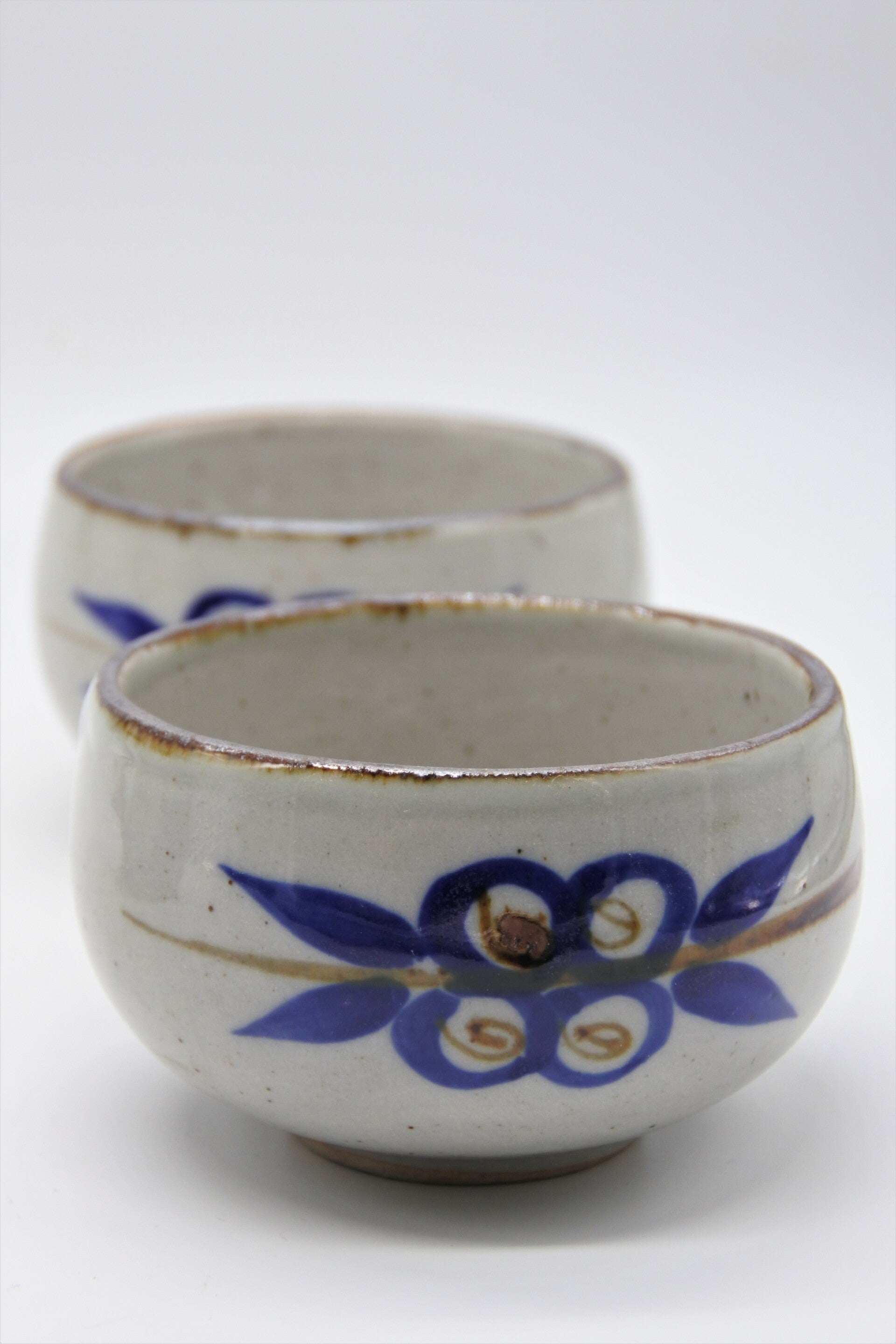 Vintage set kannetje en schaaltjes handbeschilderd 3-delig, Scandi look