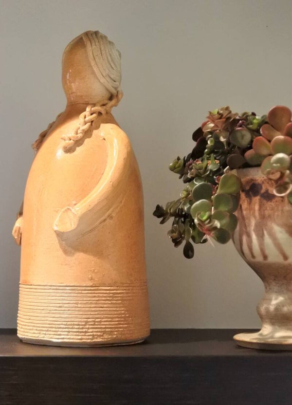 Vintage beeldje 'de gevlochten dame'