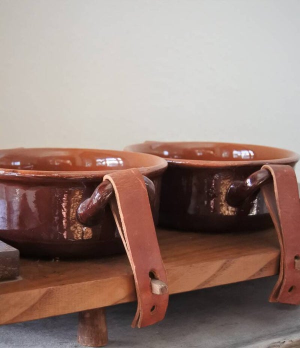 Fulgenzi Italy houten tray met 2 aardewerk Vulcania kommen