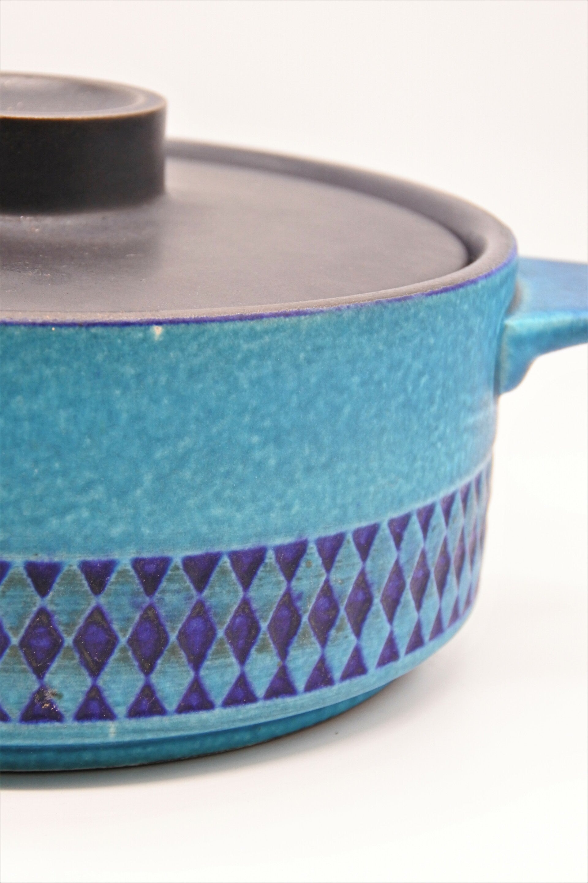 Vintage West Germany Ceramano serveerschaal met diamanten reliëf