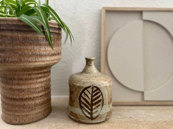 Vintage vaas met prachtig blad design