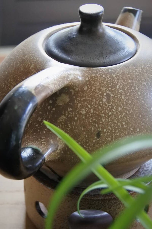 Vintage theepot in Japandi stijl