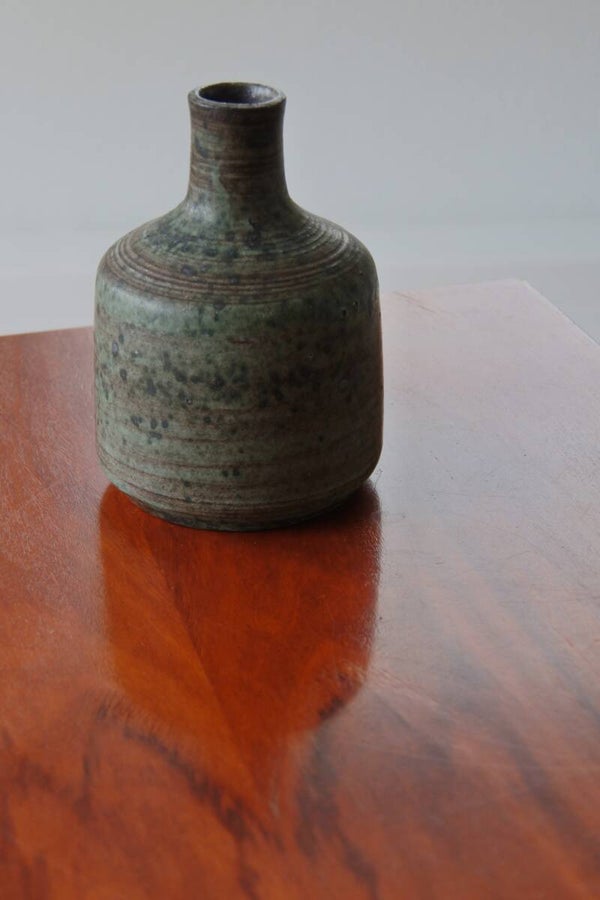 Prachtig groen gemêleerd vintage vaasje