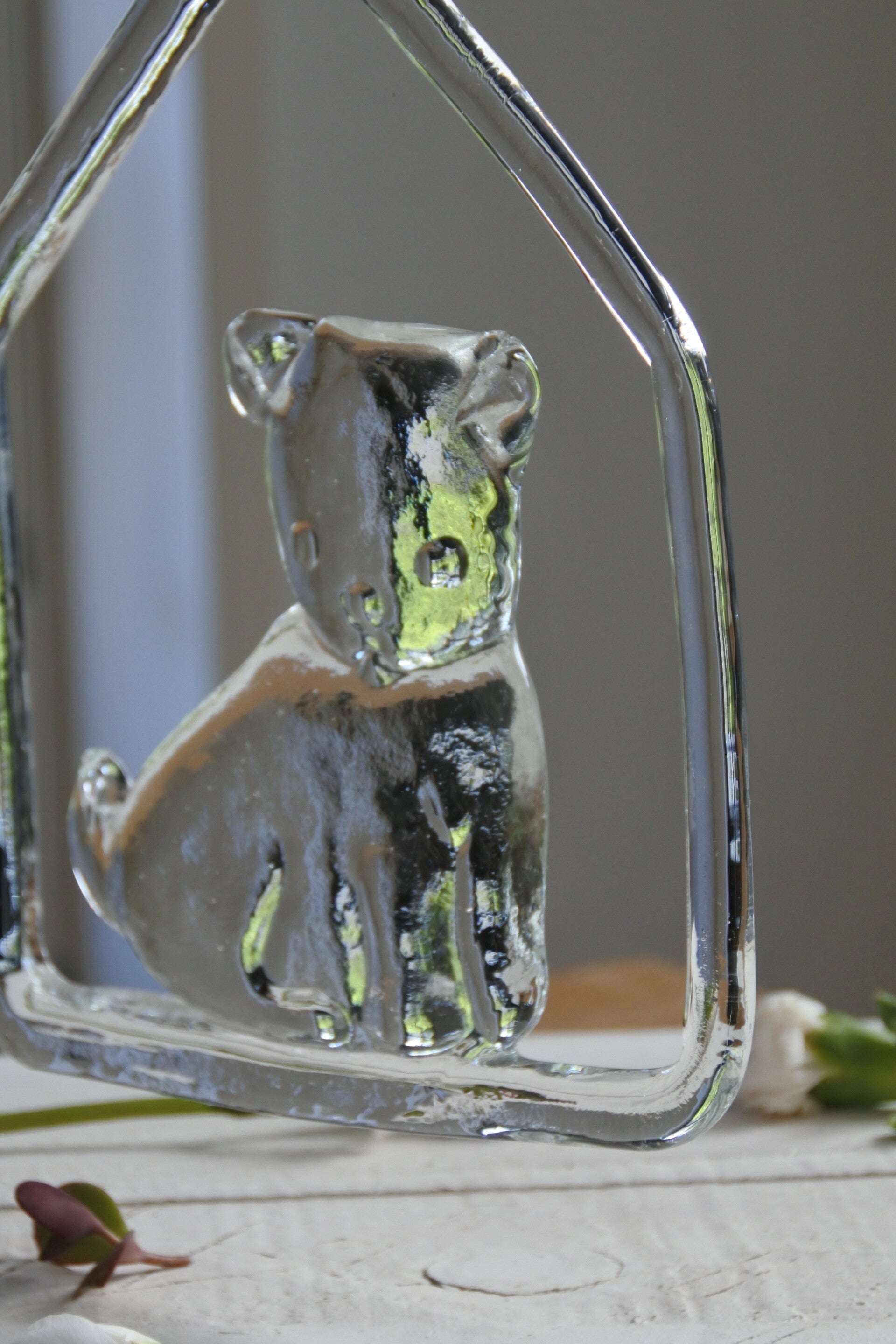 Vintage Bertil Vallien, Kosta Boda Zweden glazen raamhanger pup