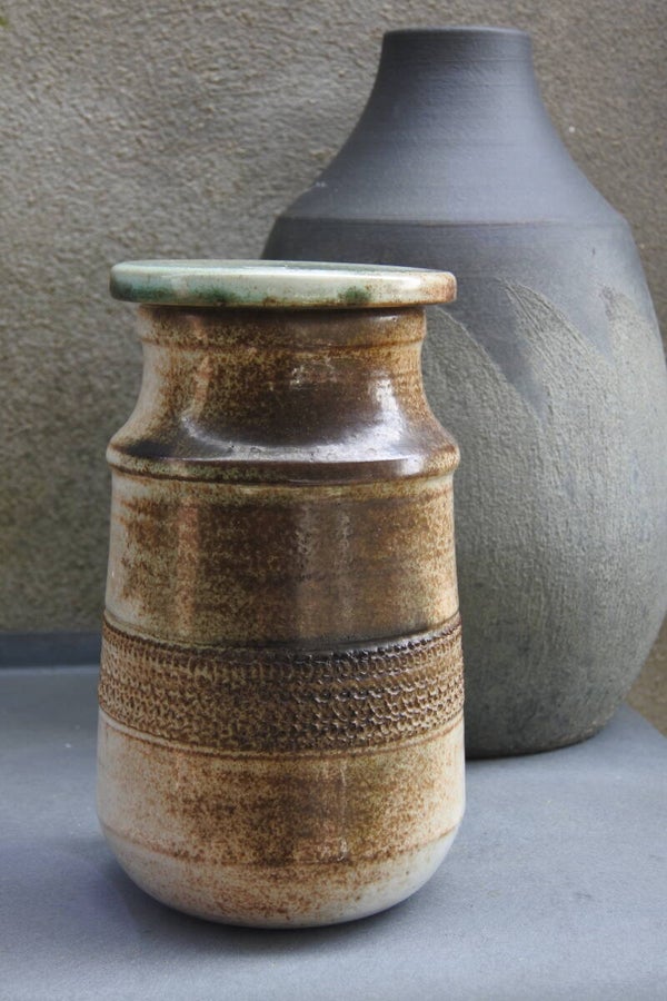 Vintage sierpot met deksel van keramiek