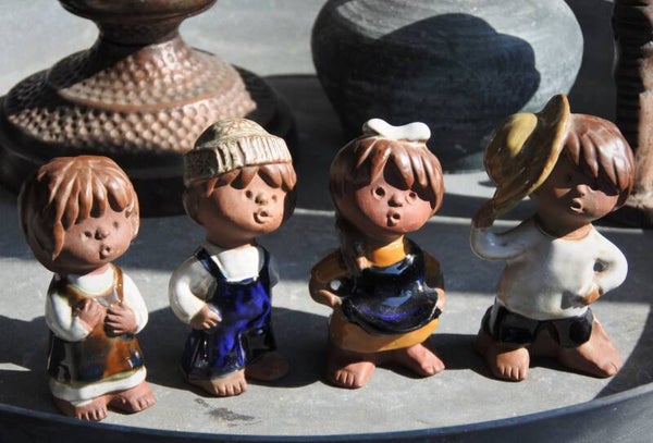 Vintage mid century modern steengoed Japanse beeldjes in Lisa Larson stijl