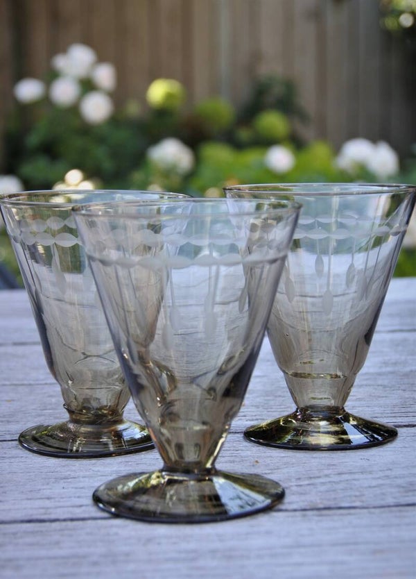 Franse vintage glaasjes met prachtige gravering