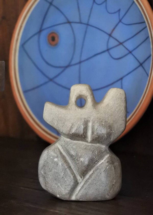 Vintage beeldje de zelfverzekerde dame