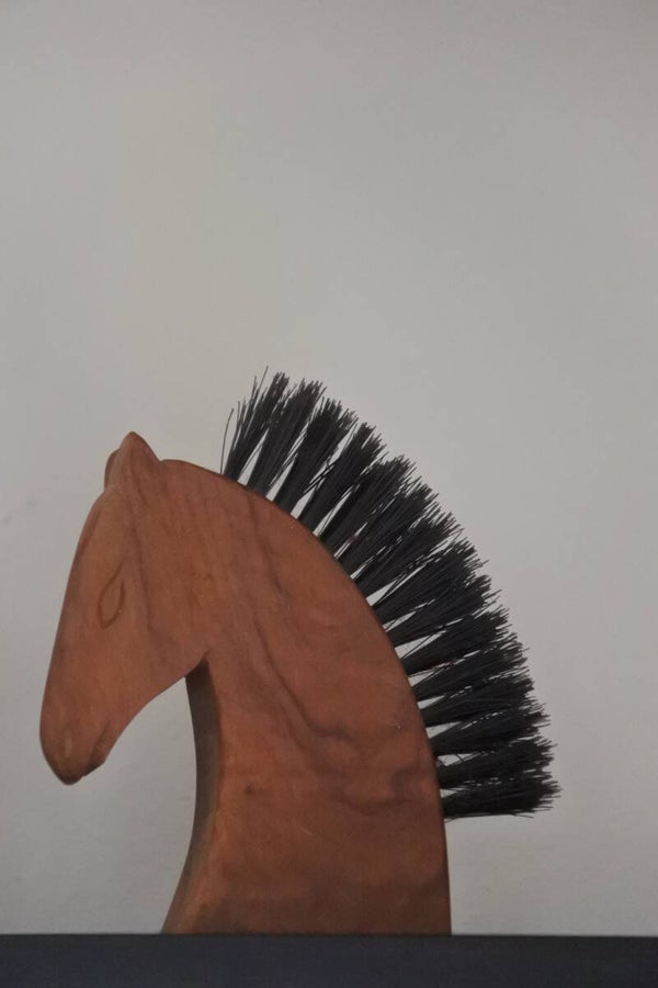 Vintage houten borsteltje horse