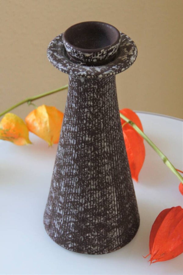 Vintage hoge kandelaar met prachtige details