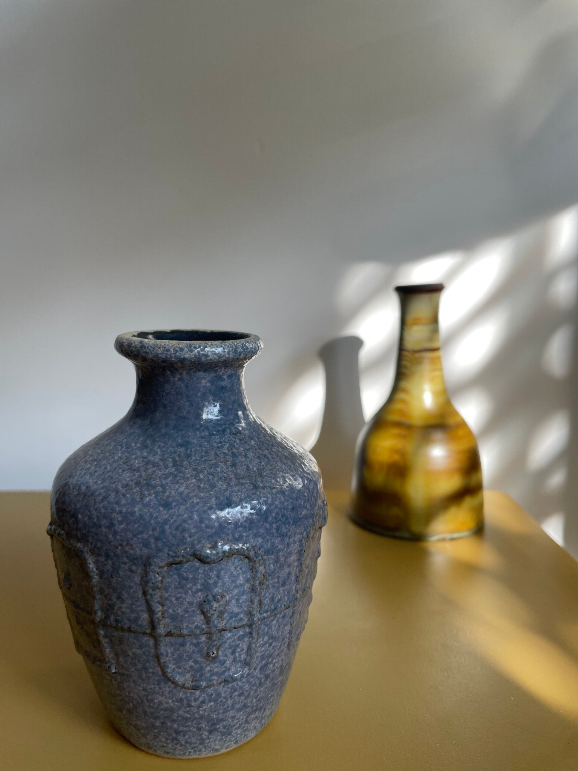 Vintage West Germany VEB vaasje in prachtig mineraal blauw- grijs