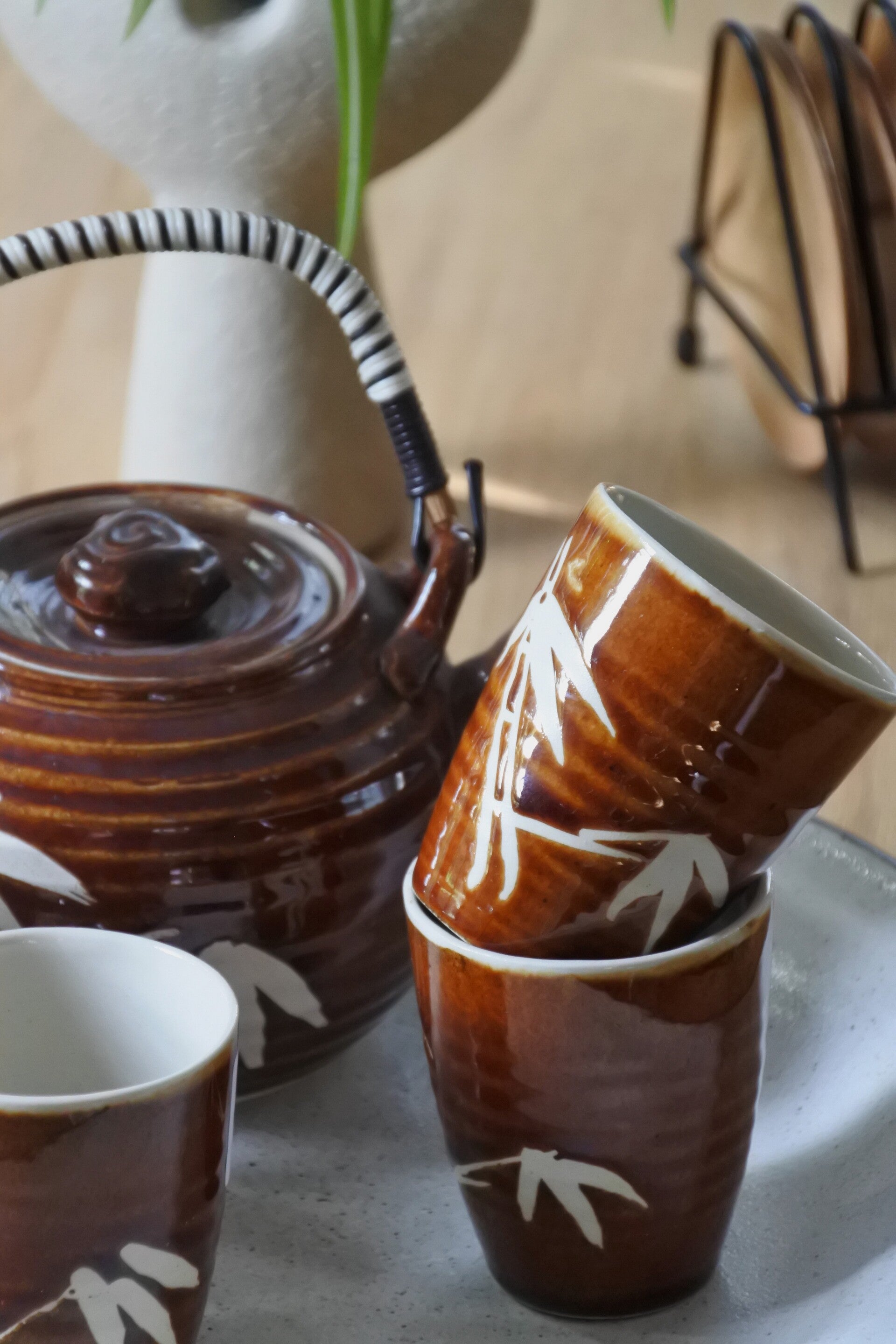 Vintage 7-delige theepot & mokjes set van prachtig keramiek