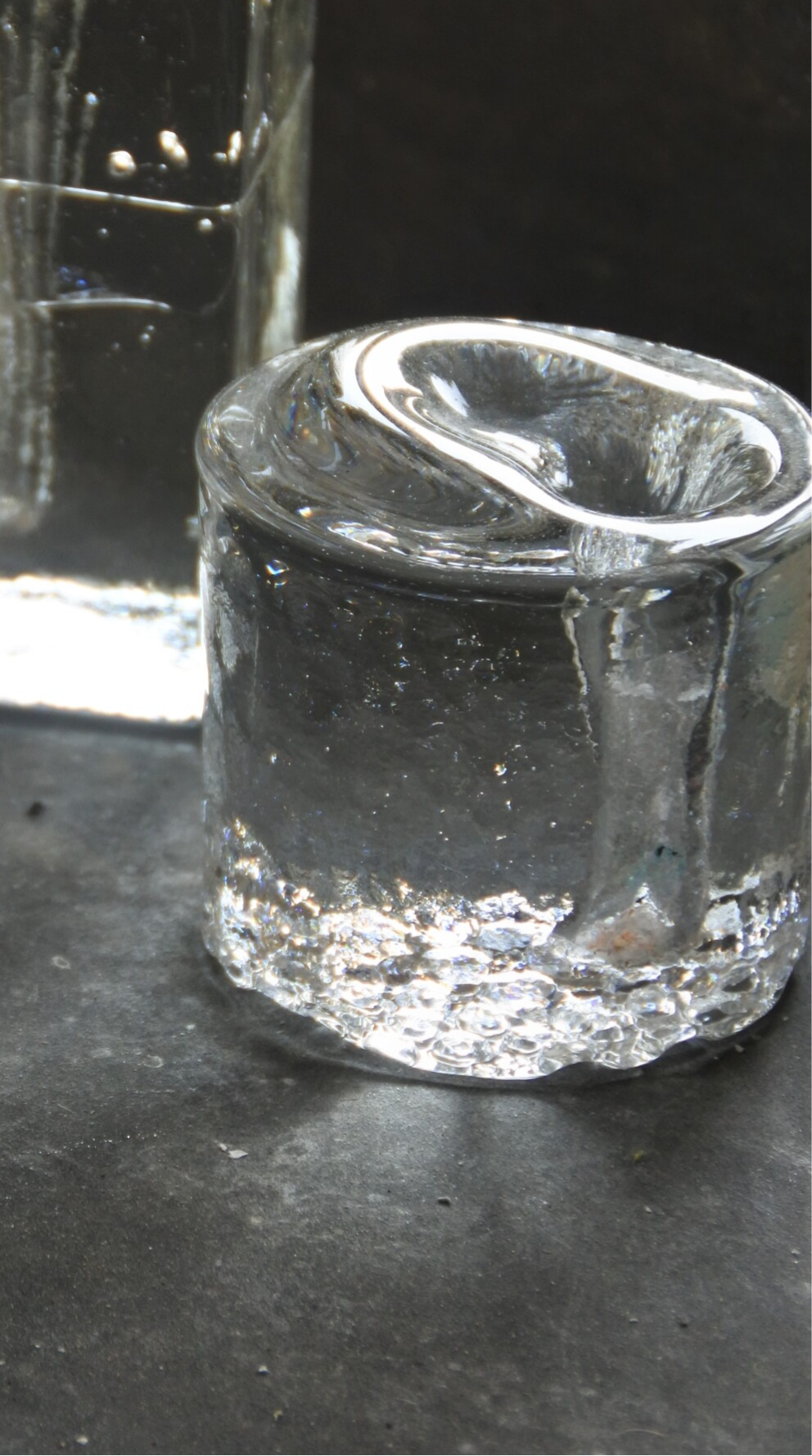 Vintage Pukeberg Zweden Solifleur vaasje rond model