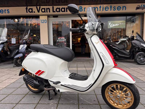 Vespa Sprint Wit 25km