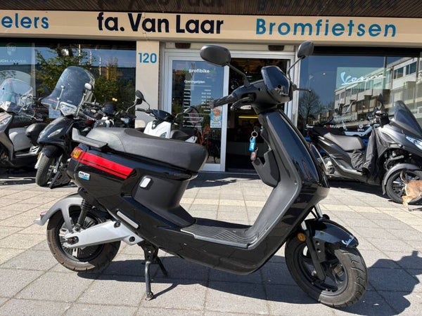 Niu M-serie Extended Range Bromfiets