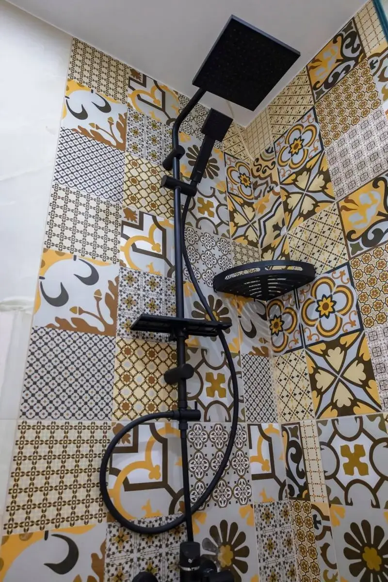 stef-stam-nerantzis-bathrooms-21-22-23-24-25-3-standard.webp