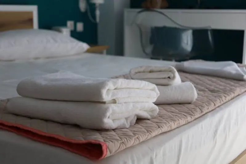 stef-stam-nerantzis-room-22-2-standard.webp