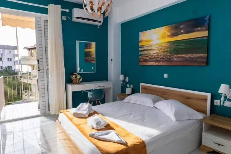 stef-stam-nerantzis-room-23-2-standard.webp