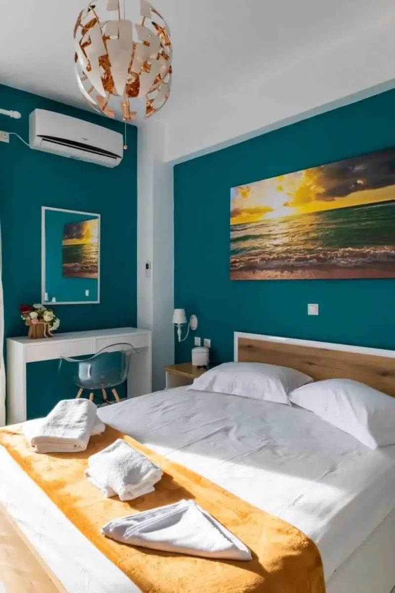 stef-stam-nerantzis-room-23-4-standard.webp