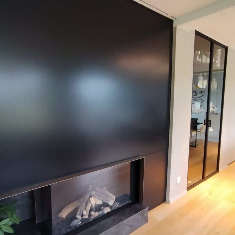 tafel; buiten; groen; staal; ijzer; lak; werk; maat; werk; ovaal; kei; vorm; vormig; kiezel; lounge; DECA; interieur; maatwerk; bib; bibliotheek; berging; opbergen; kast; maatkast; leeshoek; glas; glas; in; lood; loodraam; glasraam; slaapkamer; bank; rail