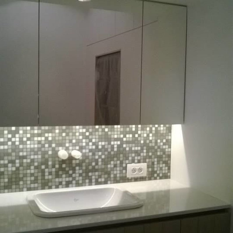DECA Interieur;Badkamer; wasplaats; op hoogte; wasmachine; droogkast; waskot; wasberging; WC; toilet; hangtoilet; sauna; wellness; wasplaats; badmeubel; badkamermeubel; lavabo; West Vlaanderen; Lichtervelde; regio; Torhout; Roeselare; Badkamer klein