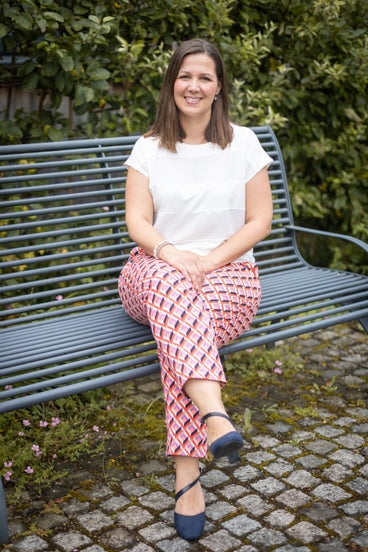Carolin Froß, ich biete spezialisierte Beratung und EMDR-Therapie in den Bereichen sexuelle Gewalt und Trauma. Weitere Suchbegriffe: sexueller Missbrauch, Depression, Panik, Ängste, Selbstverletzung, Traumapädagogik, Ressourcenarbeit.