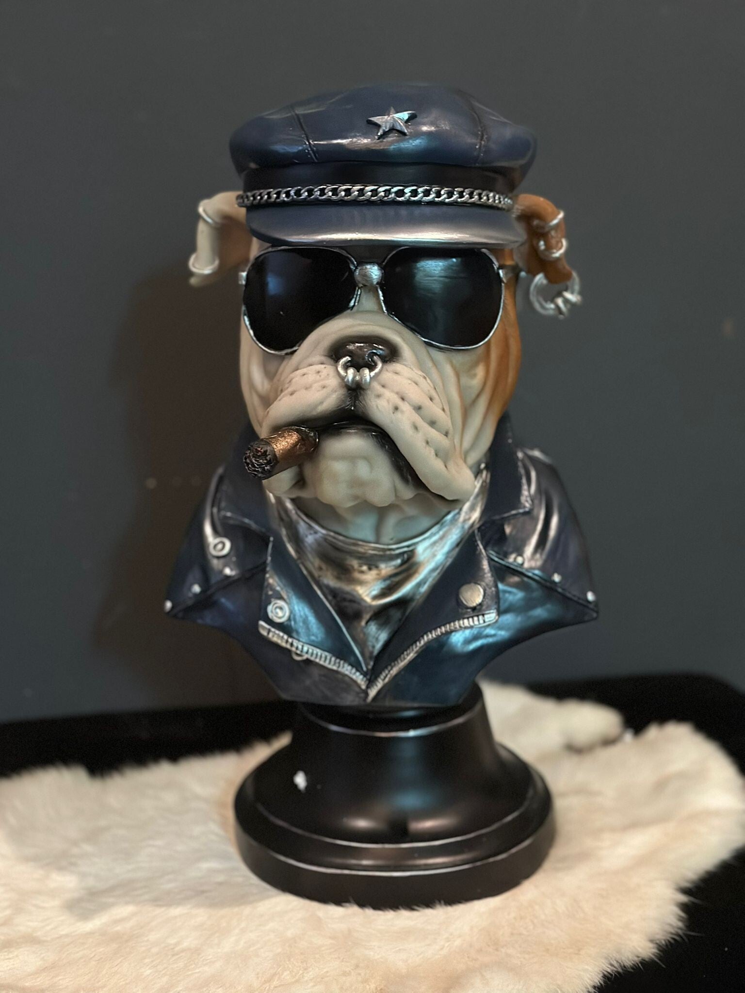 Engelse Bulldog buste model BIker