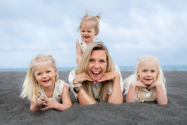 family-beach-session-malaga-jpg-standard.jpg
