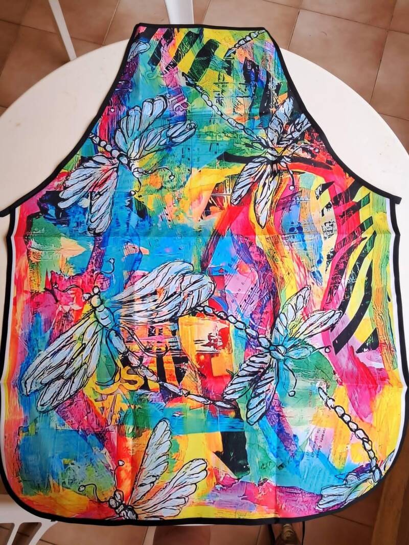 Printed apron featuring my original dragonfly artwork! Perfect for Cooking &amp; Crafting.  Size: 60cm x 80cm Price: 20€