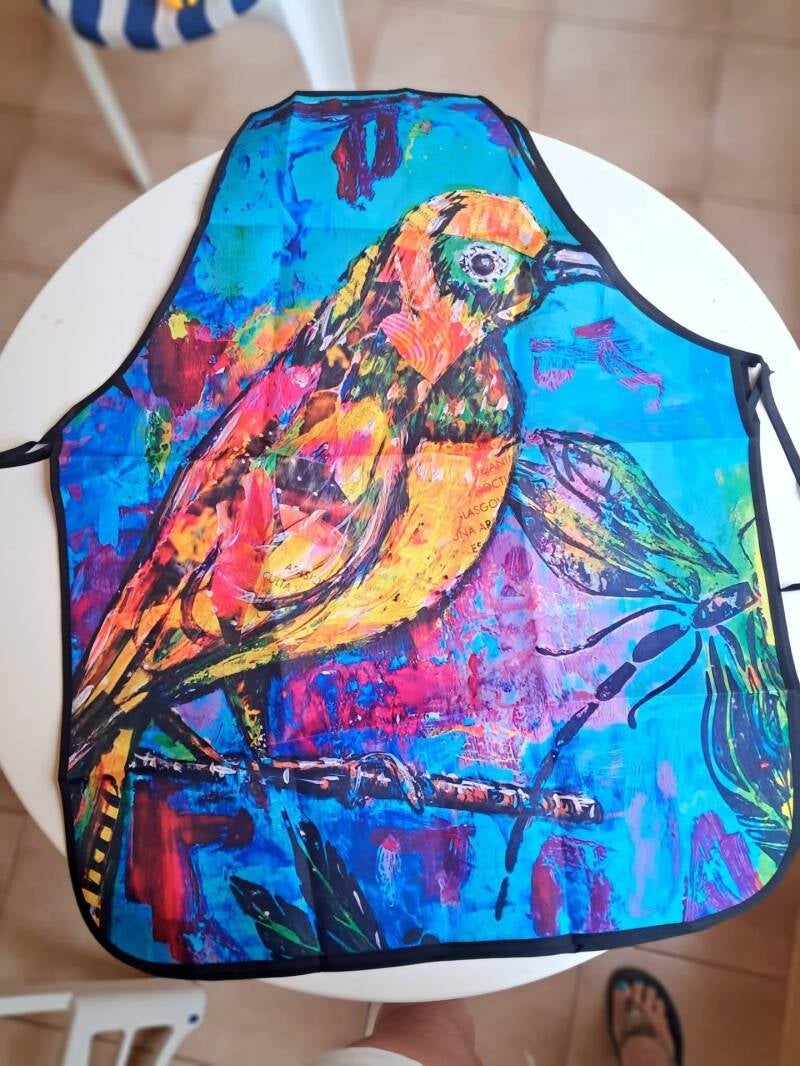 Printed apron featuring my original bird artwork! Perfect for Cooking &amp; Crafting.  Size: 60cm x 80cm Price: 20€