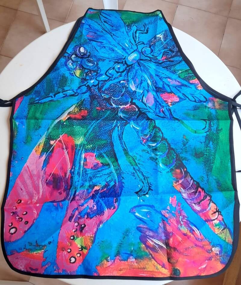 Printed apron featuring my original dragonfly artwork! Perfect for Cooking &amp; Crafting.  Size: 60cm x 80cm Price: 20€