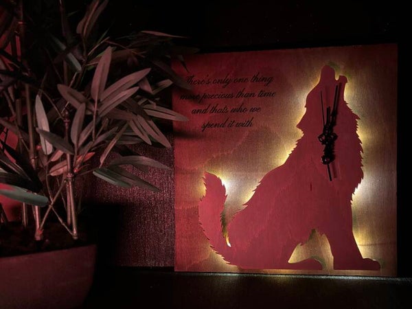 Howling Wolf clock