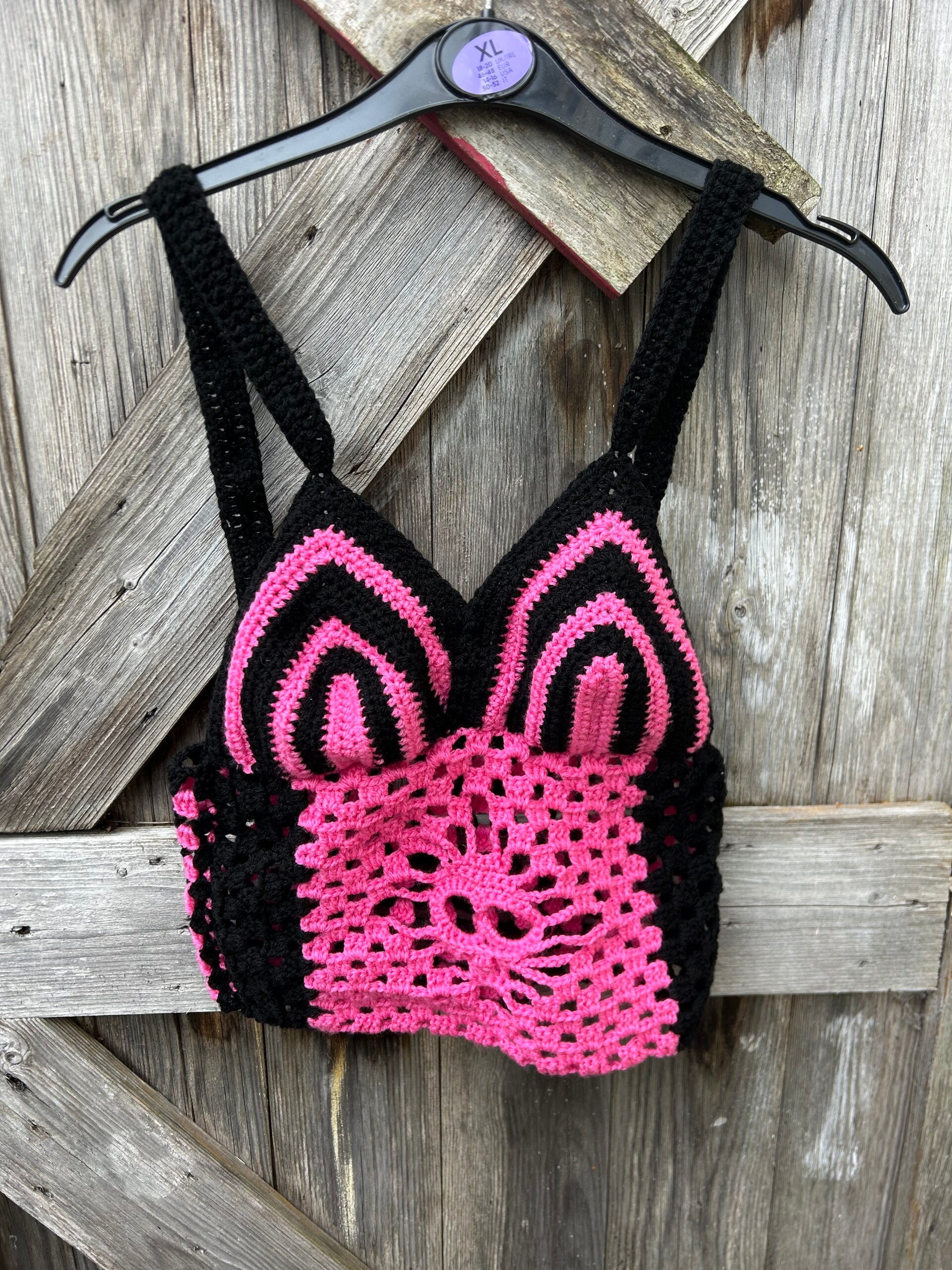 Crochet crop top skull checkered pattern