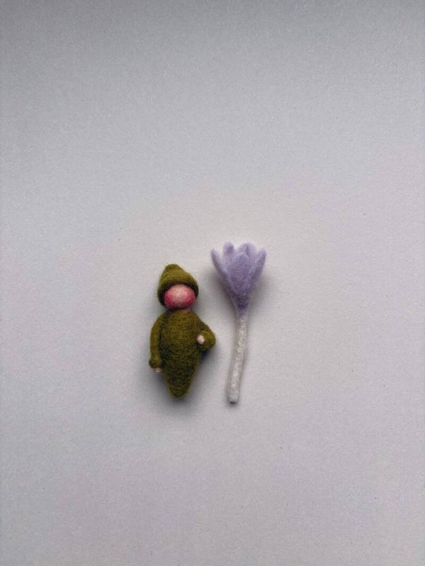 Mini crocus doll